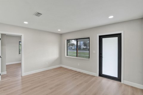 Casa en venta en West Park, Florida, 3 dormitorios, 81.01 m2 № 2413124 - foto 24