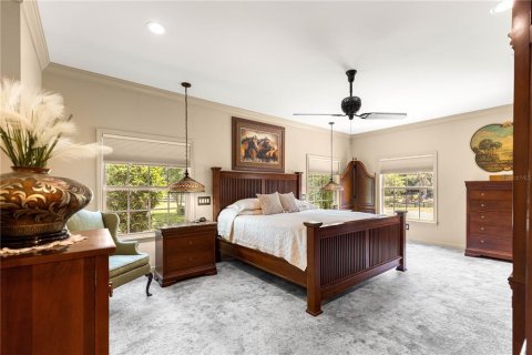 House in Ocala, Florida 4 bedrooms, 261.61 sq.m. № 2199665 - photo 15