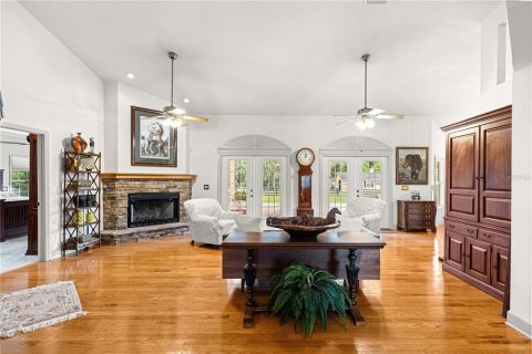 House in Ocala, Florida 4 bedrooms, 261.61 sq.m. № 2199665 - photo 8