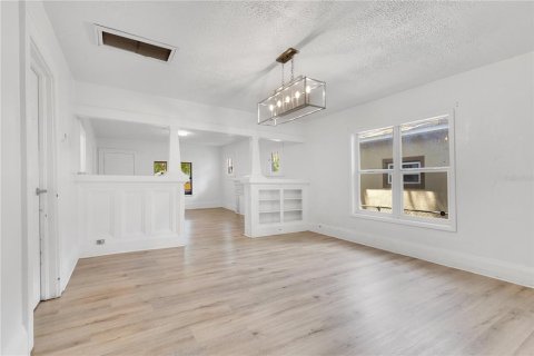 Купить виллу или дом в Орландо, Флорида 6 комнат, 116.31м2, № 2205269 - фото 3