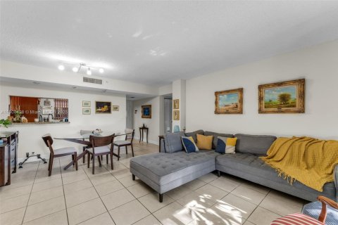 Купить кондоминиум в Майами, Флорида 2 спальни, 89.65м2, № 2017148 - фото 5