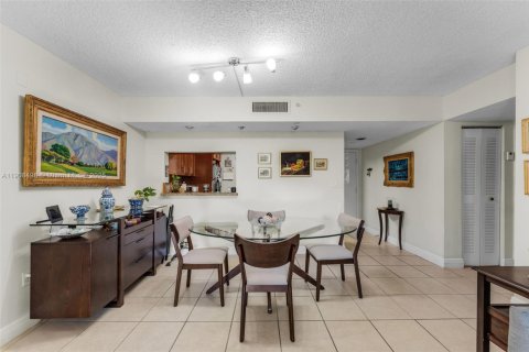 Купить кондоминиум в Майами, Флорида 2 спальни, 89.65м2, № 2017148 - фото 4