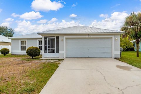 House in Vero Beach, Florida 3 bedrooms, 123 sq.m. № 1917679 - photo 2