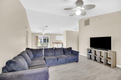 House in Vero Beach, Florida 3 bedrooms, 123 sq.m. № 1917679 - photo 6