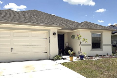 House in Haines City, Florida 4 bedrooms, 184.88 sq.m. № 2149135 - photo 2