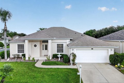 House in Leesburg, Florida 2 bedrooms, 203.27 sq.m. № 2396373