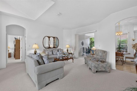 House in Leesburg, Florida 2 bedrooms, 203.27 sq.m. № 2396373 - photo 14