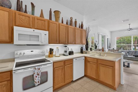 House in Leesburg, Florida 2 bedrooms, 203.27 sq.m. № 2396373 - photo 27