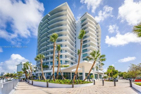 Купить кондоминиум в Майами-Бич, Флорида 2 спальни, 104.79м2, № 2050312 - фото 2