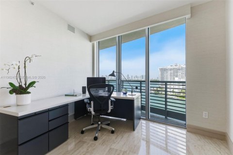 Купить кондоминиум в Майами-Бич, Флорида 2 спальни, 104.79м2, № 2050312 - фото 15