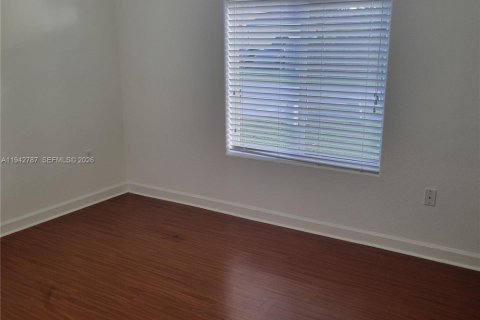 Villa ou maison à louer à Homestead, Floride: 3 chambres, 146.14 m2 № 2000142 - photo 3