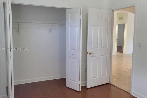 Villa ou maison à louer à Homestead, Floride: 3 chambres, 146.14 m2 № 2000142 - photo 6