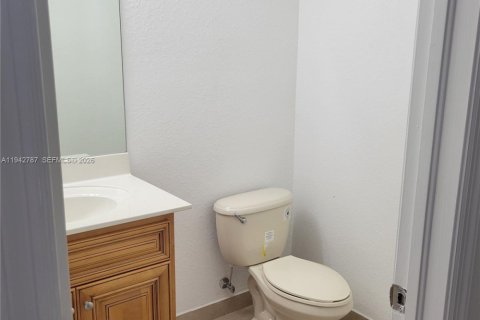 Villa ou maison à louer à Homestead, Floride: 3 chambres, 146.14 m2 № 2000142 - photo 13