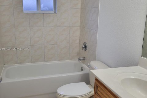 Villa ou maison à louer à Homestead, Floride: 3 chambres, 146.14 m2 № 2000142 - photo 14