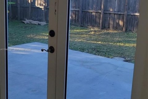 Villa ou maison à louer à Homestead, Floride: 3 chambres, 146.14 m2 № 2000142 - photo 10