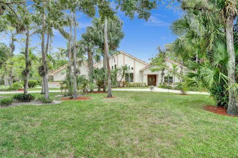 Купить виллу или дом в Корал-Спрингс, Флорида 12 комнат, 401.62м2, № 1896555 - фото 3