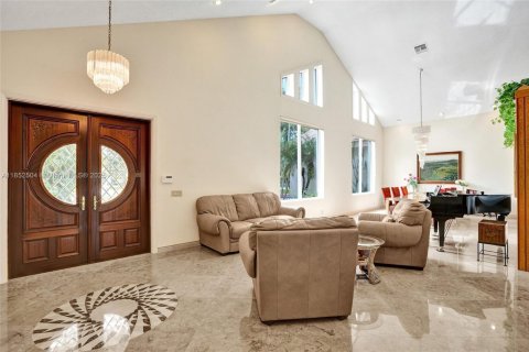 Купить виллу или дом в Корал-Спрингс, Флорида 12 комнат, 401.62м2, № 1896555 - фото 12