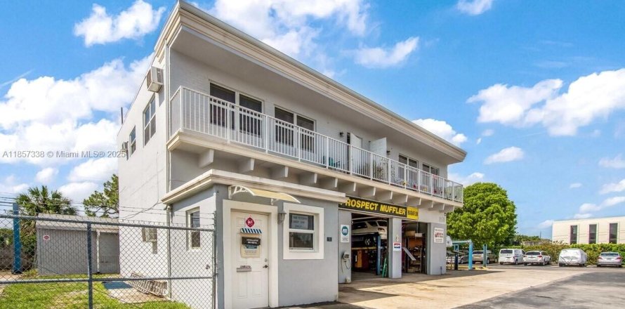 Propiedad comercial en Oakland Park, Florida № 1881668