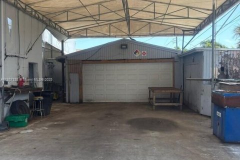 Propiedad comercial en venta en Oakland Park, Florida № 1881668 - foto 17