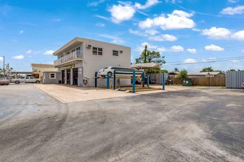Propiedad comercial en venta en Oakland Park, Florida № 1881668 - foto 2