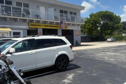 Propiedad comercial en venta en Oakland Park, Florida № 1881668 - foto 10