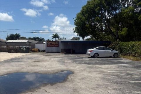 Propiedad comercial en venta en Oakland Park, Florida № 1881668 - foto 19