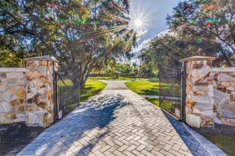 Villa ou maison à vendre à Kissimmee, Floride: 3 chambres, 205.69 m2 № 2432678 - photo 2