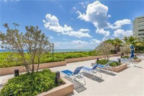 Condo in Pompano Beach, Florida, 2 bedrooms № 2187976 - photo 6