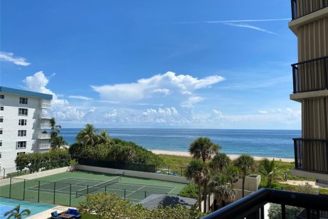 Condo in Pompano Beach, Florida, 2 bedrooms № 2187976 - photo 5
