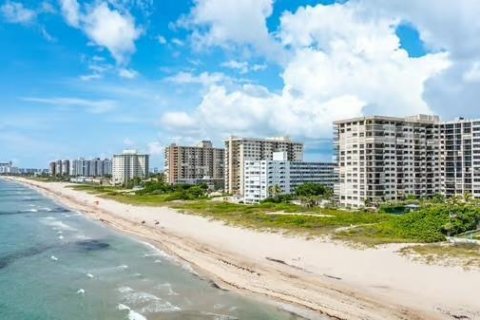 Condo in Pompano Beach, Florida, 2 bedrooms № 2187976