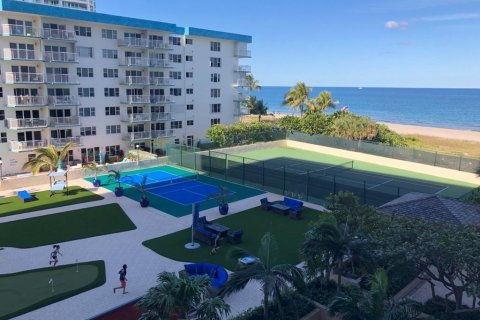 Condo in Pompano Beach, Florida, 2 bedrooms № 2187976 - photo 4