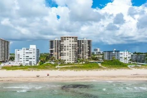 Condo in Pompano Beach, Florida, 2 bedrooms № 2187976 - photo 2