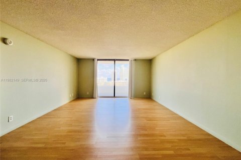 Studio in the Condo in Hallandale Beach, Florida  № 2043305 - photo 7