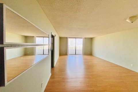 Studio in the Condo in Hallandale Beach, Florida  № 2043305 - photo 6