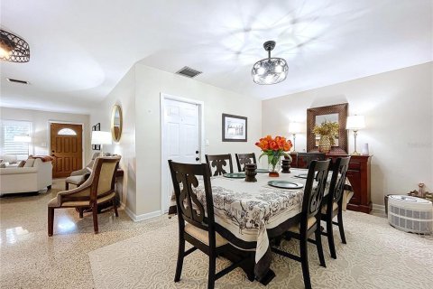 House in Clearwater, Florida 2 bedrooms, 95.13 sq.m. № 1524832 - photo 16