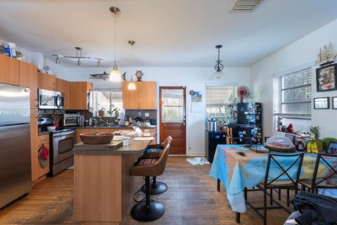 House in Miami, Florida 2 bedrooms, 81.29 sq.m. № 2044058 - photo 8