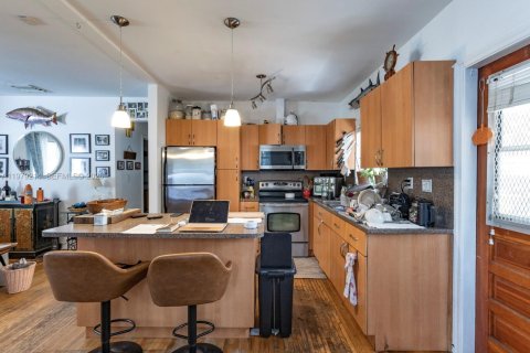 House in Miami, Florida 2 bedrooms, 81.29 sq.m. № 2044058 - photo 9