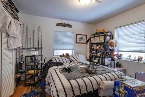House in Miami, Florida 2 bedrooms, 81.29 sq.m. № 2044058 - photo 11