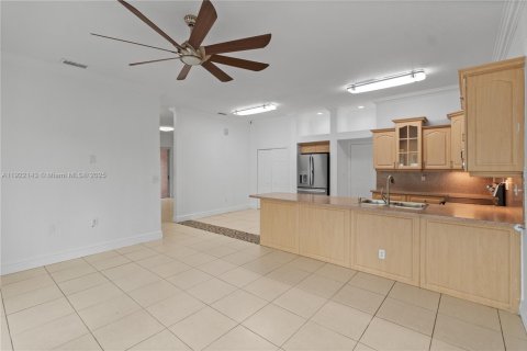 Casa en venta en Miami Lakes, Florida, 4 dormitorios, 201.32 m2 № 1976984 - foto 28