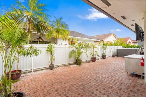 Casa en venta en Miami Lakes, Florida, 4 dormitorios, 201.32 m2 № 1976984 - foto 16