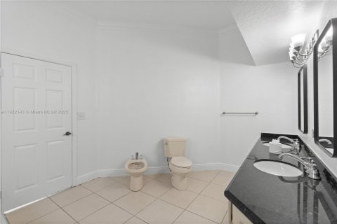 Casa en venta en Miami Lakes, Florida, 4 dormitorios, 201.32 m2 № 1976984 - foto 20