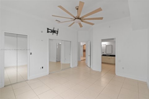 Casa en venta en Miami Lakes, Florida, 4 dormitorios, 201.32 m2 № 1976984 - foto 24