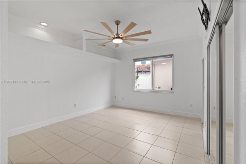 Casa en venta en Miami Lakes, Florida, 4 dormitorios, 201.32 m2 № 1976984 - foto 21