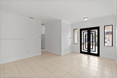 Casa en venta en Miami Lakes, Florida, 4 dormitorios, 201.32 m2 № 1976984 - foto 3