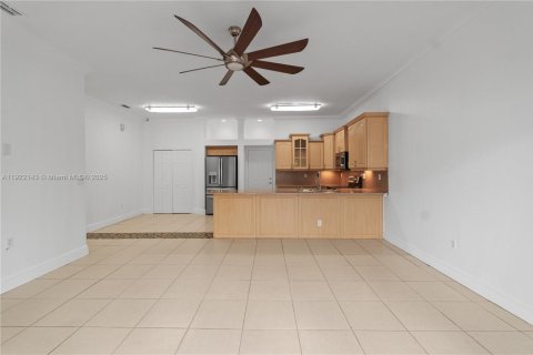 Casa en venta en Miami Lakes, Florida, 4 dormitorios, 201.32 m2 № 1976984 - foto 23