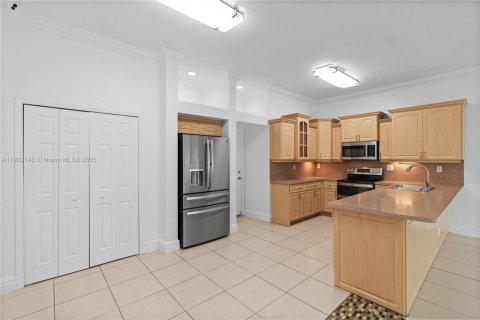 Casa en venta en Miami Lakes, Florida, 4 dormitorios, 201.32 m2 № 1976984 - foto 15