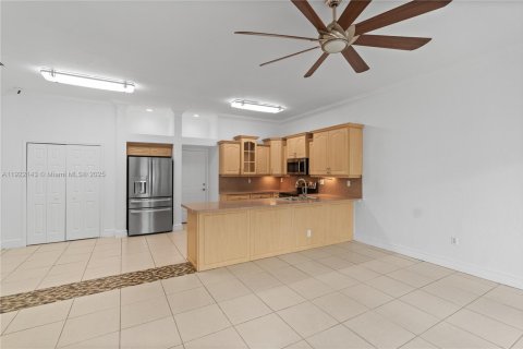 Casa en venta en Miami Lakes, Florida, 4 dormitorios, 201.32 m2 № 1976984 - foto 12