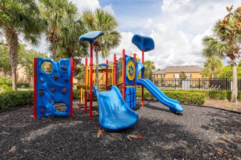 Townhouse in Oviedo, Florida 3 bedrooms, 169.83 sq.m. № 1815717 - photo 19