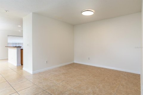 Townhouse in Oviedo, Florida 3 bedrooms, 169.83 sq.m. № 1815717 - photo 3