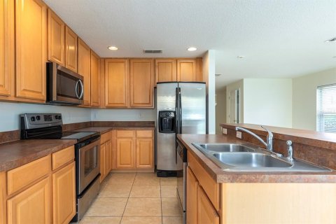 Townhouse in Oviedo, Florida 3 bedrooms, 169.83 sq.m. № 1815717 - photo 8